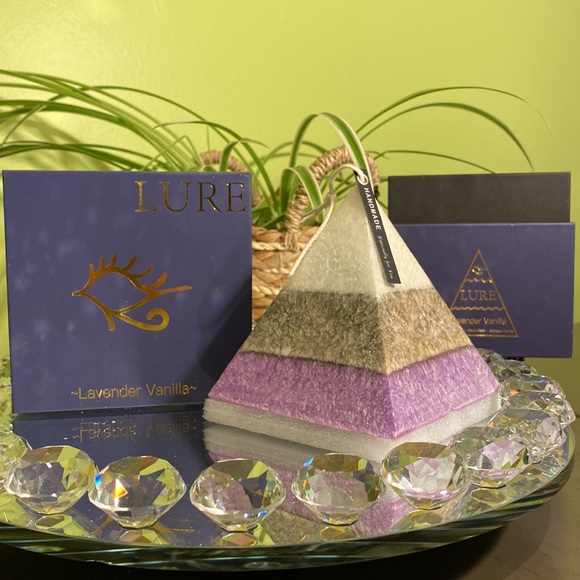 HANDmade Lure's Pyramid Candle Infused w/ Lavender Vanilla Essential Oils & Gem - Picture 5 of 5